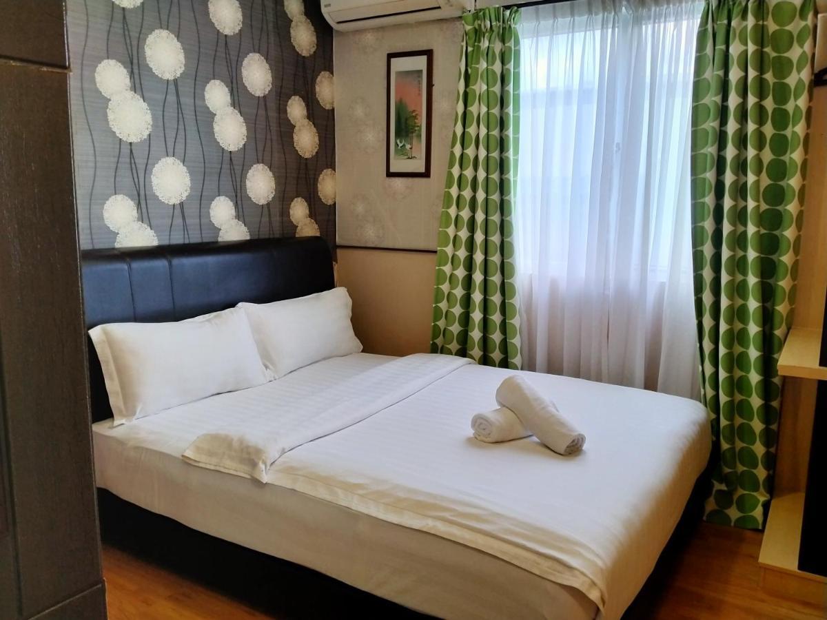 Hotel Zamburger Enstek Sepang Buitenkant foto