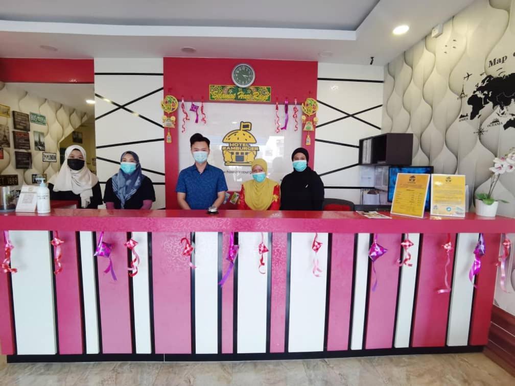 Hotel Zamburger Enstek Sepang Buitenkant foto
