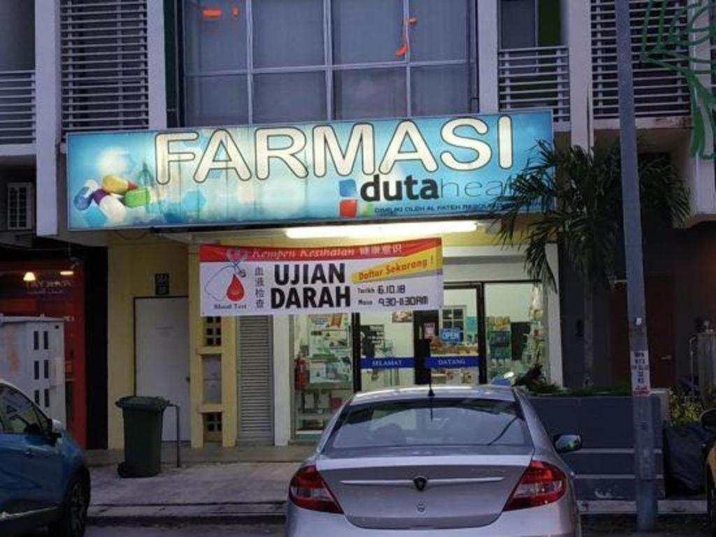 Hotel Zamburger Enstek Sepang Buitenkant foto