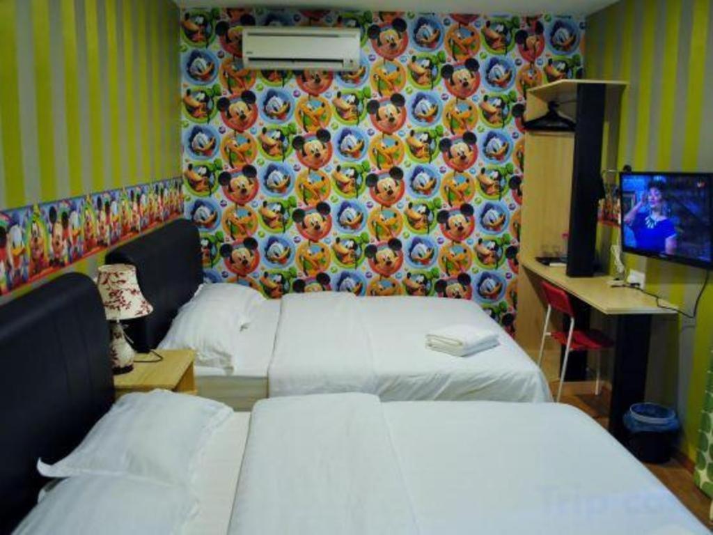 Hotel Zamburger Enstek Sepang Buitenkant foto