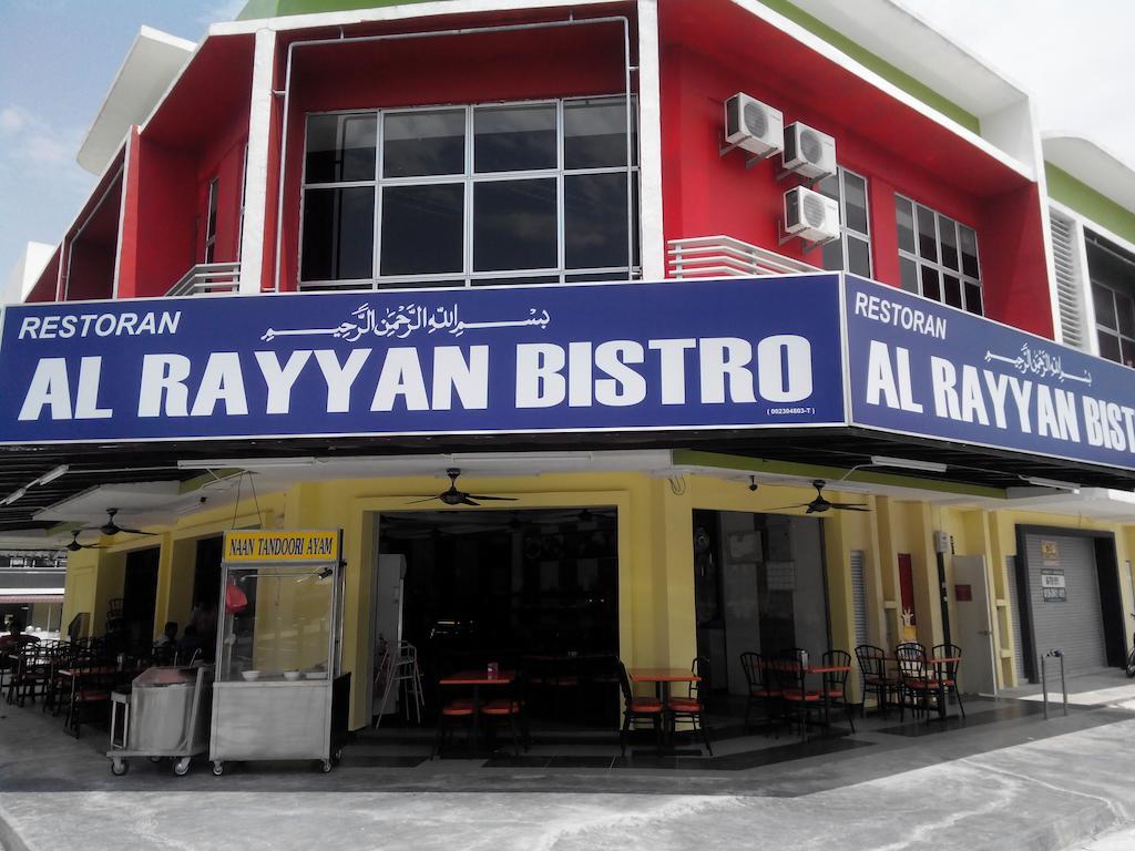 Hotel Zamburger Enstek Sepang Buitenkant foto